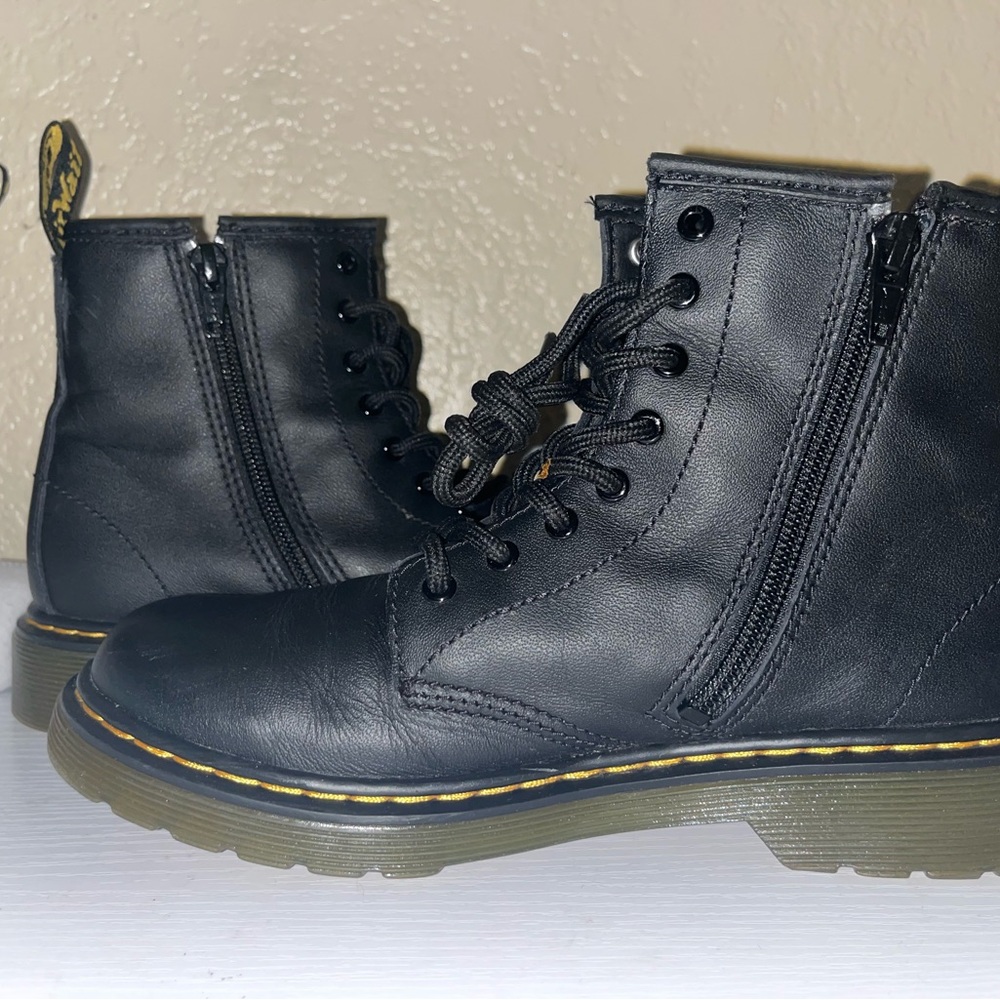 Dr. Martin youth size 3Y Black High-Top Sneakers